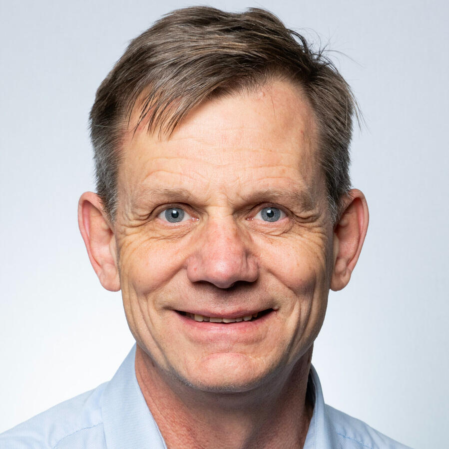 Profile Photo: Dr Robin Cleveland