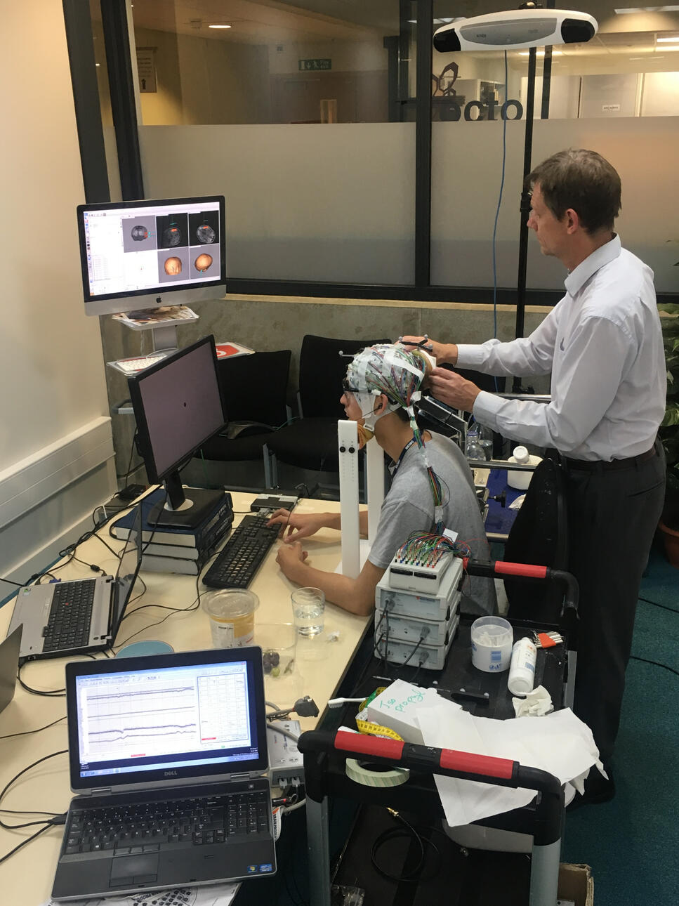 Dr Cleveland : lab research